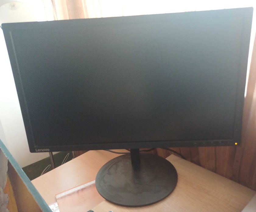 Lenovo Thinkvision Монитор -  с USB Хъб, Идеален за офиса и дома!