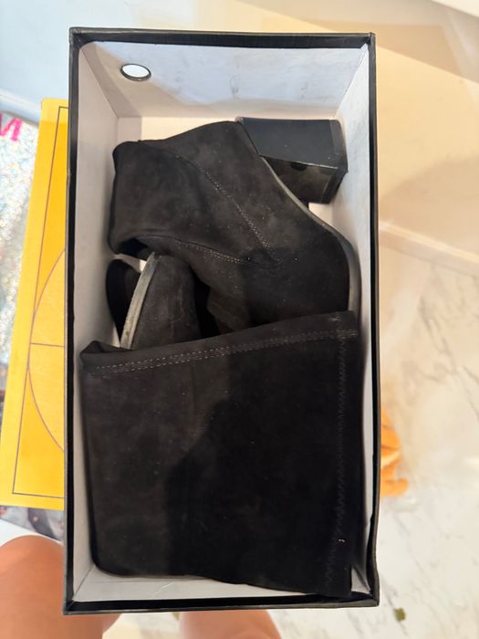 Продам зимние сапоги на платформе