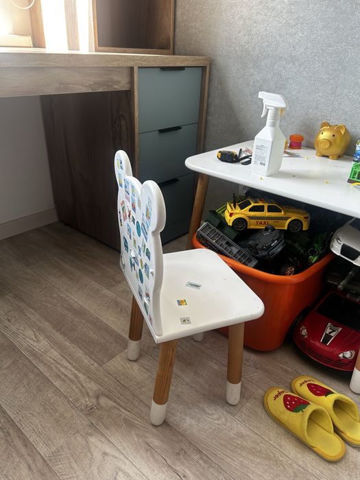 Продам детский комод, столик и стульчик