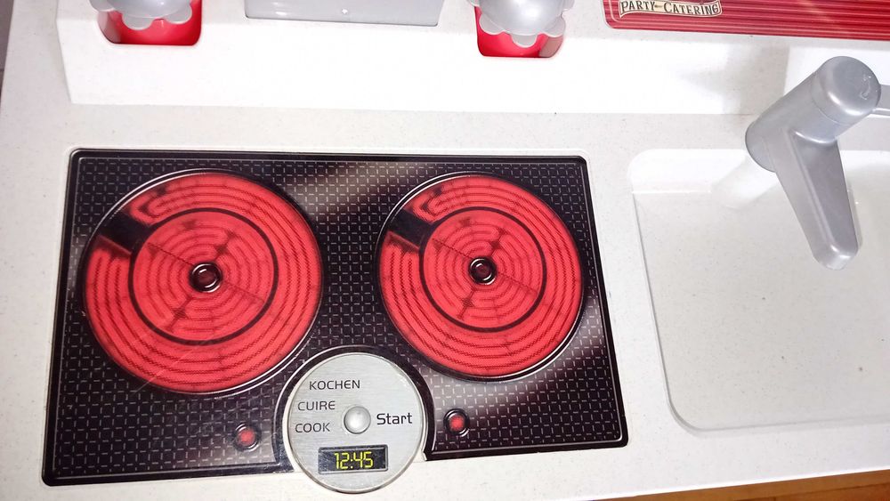 Bucătărie de jucărie cu accesorii și sunete