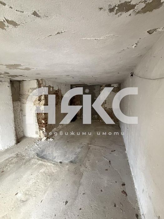 Дава се под наем Гараж / Паркомясто в София, Медицинска академия - 20 кв.м за 149.43 € - Снимка #1