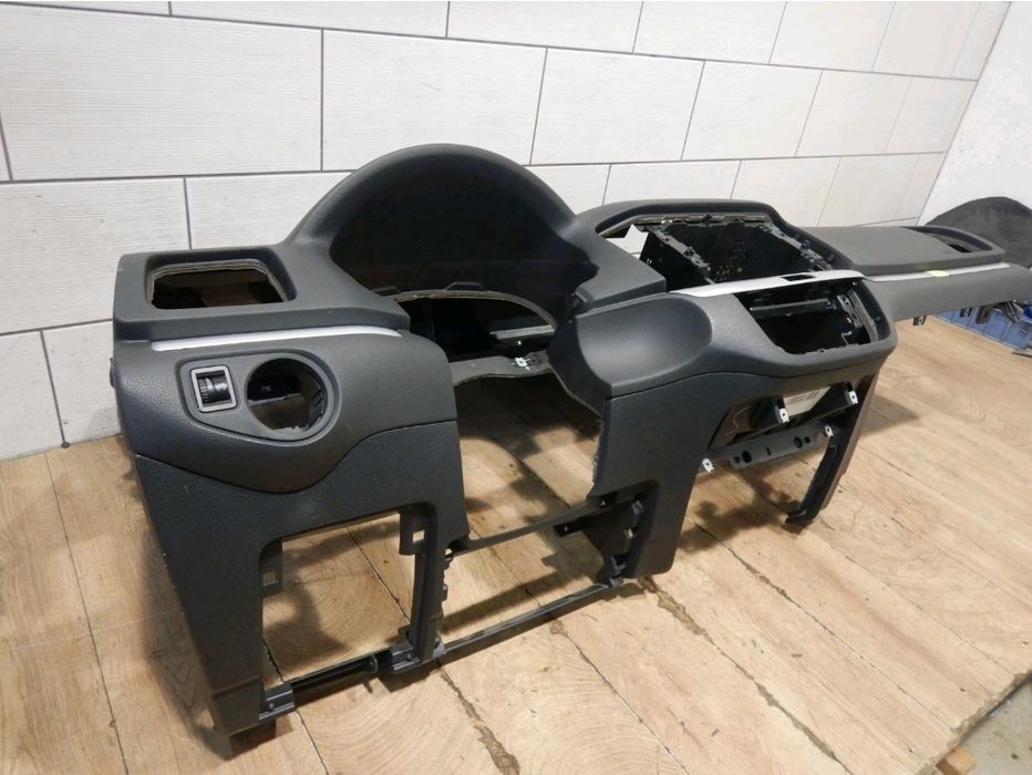 Plansa bord Volkswagen Sharan 7n original