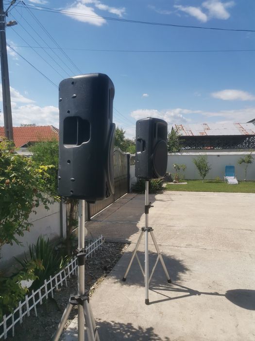 Boxe active  behringer B215a