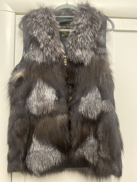 продается меховая желетка