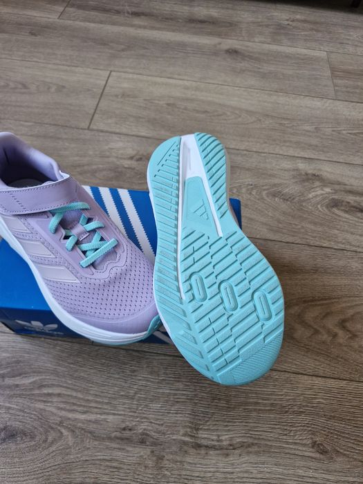 Кроссовки на девочку адидас 35 размер