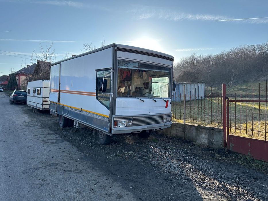 Vând rulota fast-food schimb cu auto evaluat corect!