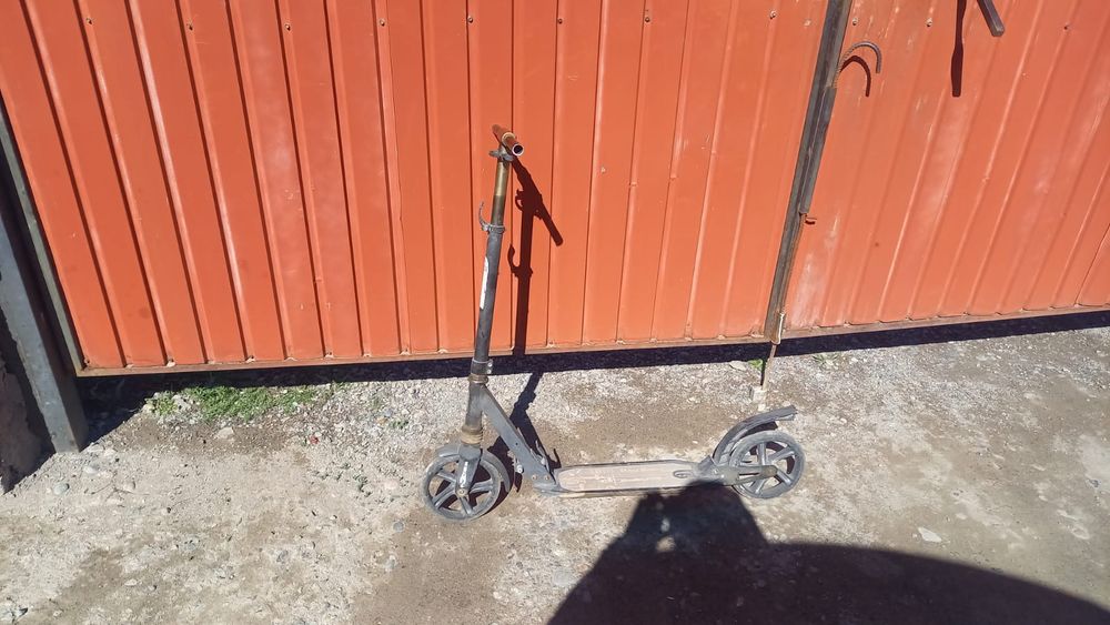 Самокат с амортизатором