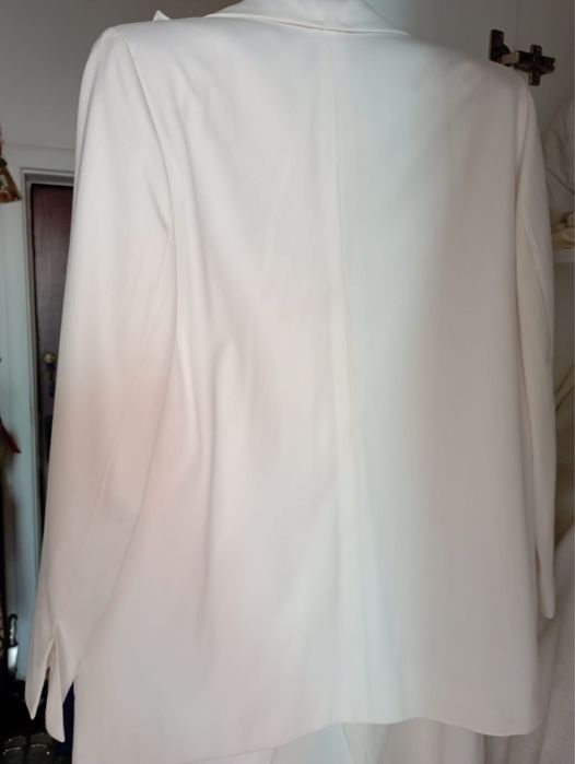 Продам костюм белый