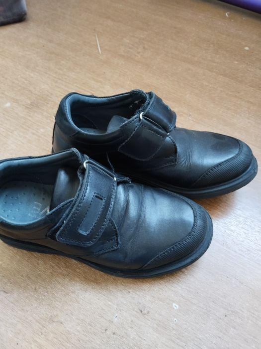 Продаю детскую обувь