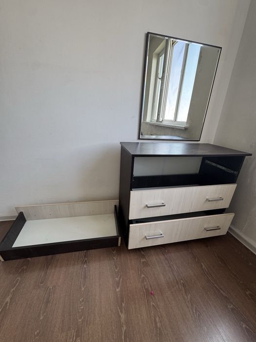 Комод + зеркало продам срочно