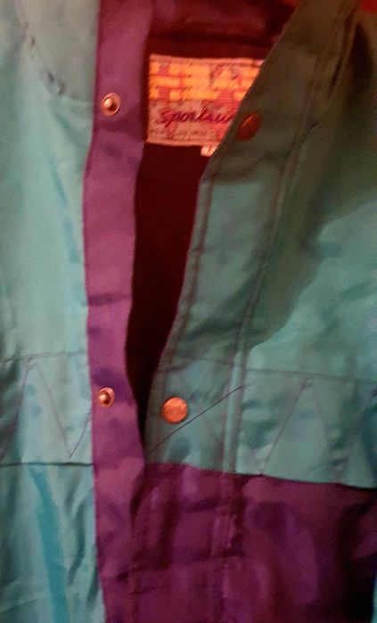 Спортно,  мъжко яке, подходящо и за зимата.