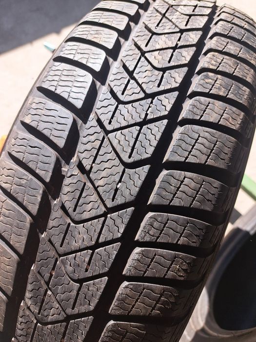 2 anvelope iarnă 205 60 r17 Pirelli