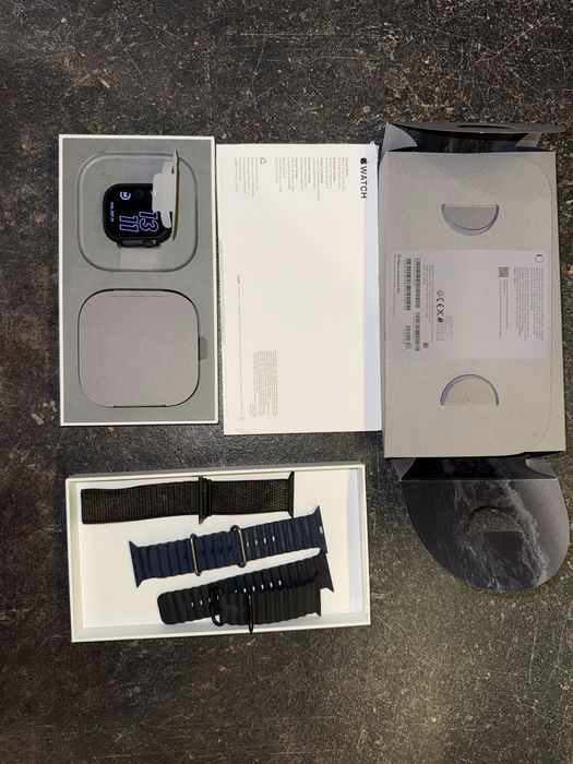 Apple Watch Ultra 2 - baterie 100%