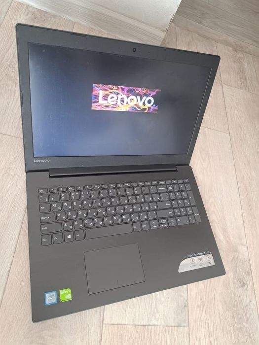 Продам ноутбук Lenovo i3 мышка сумка