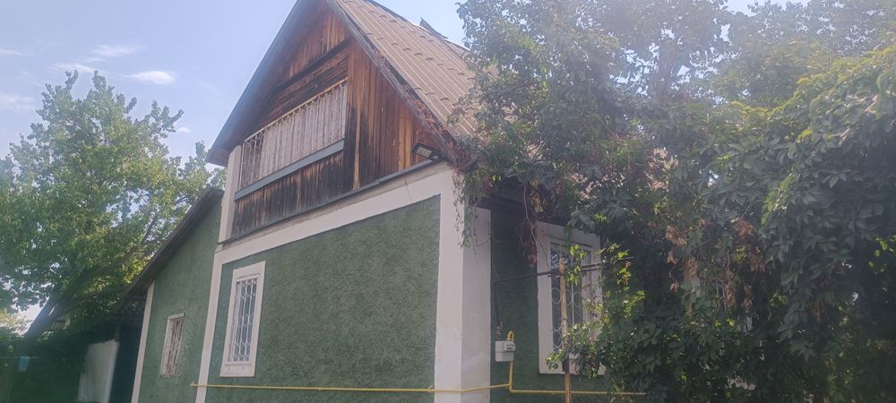 Продам дачу в хорошем районе