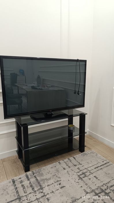 Телевизор LG почти новый