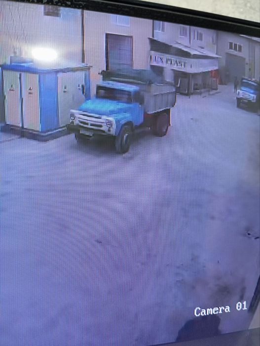 Zil samosval sotiladi