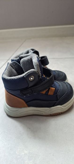 Бебешки     боти