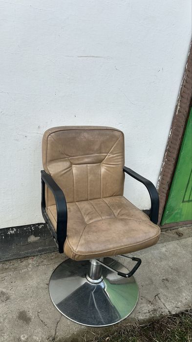 Продам кресло для салона красоты