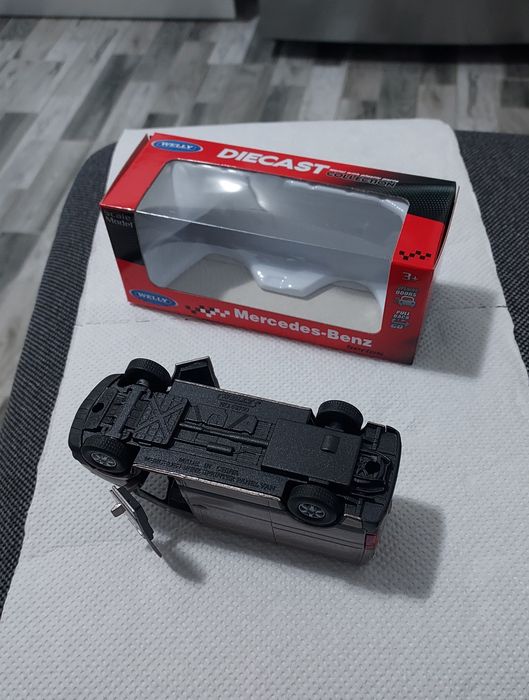 Macheta Mercedes Benz Sprinter Van+motoras-Welly  1/34-masinuța,dubița
