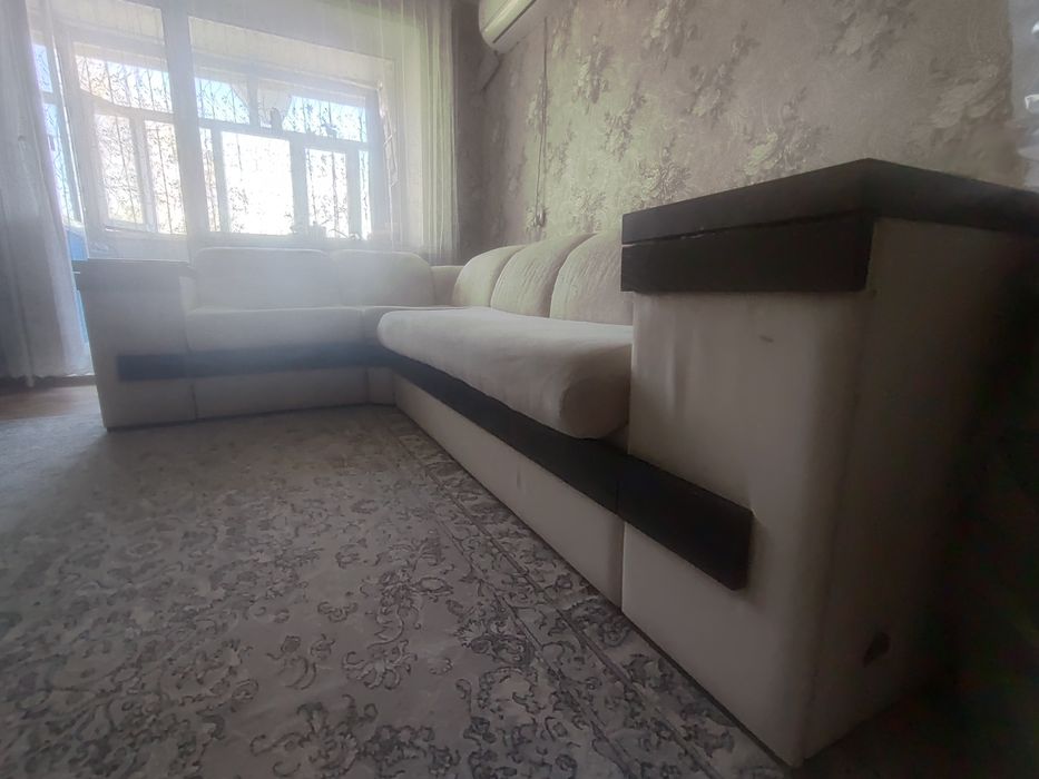 Продам диван угловой