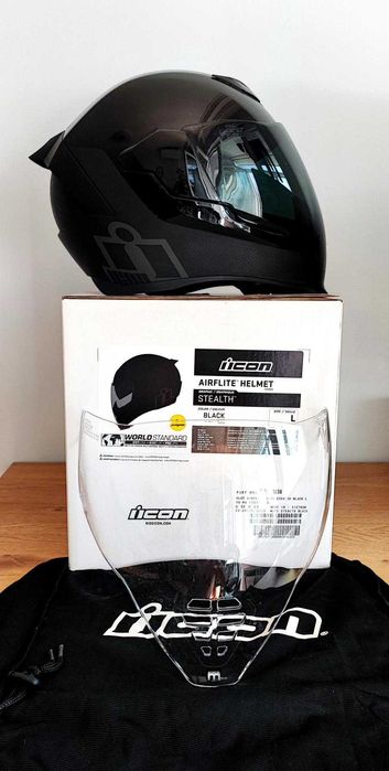 Каска ICON AirFlite MIPS Stealth + Прозрачен визьор