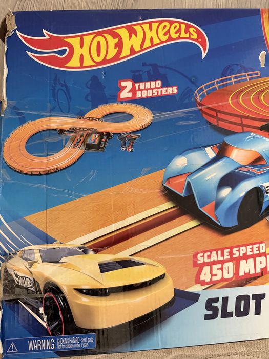 Скоростной трек Hotwheels