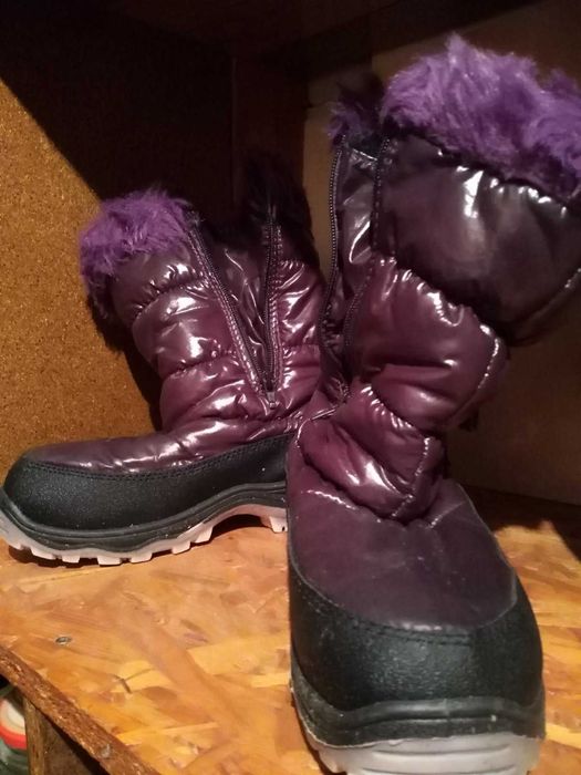 Апрески -много топли обувки,