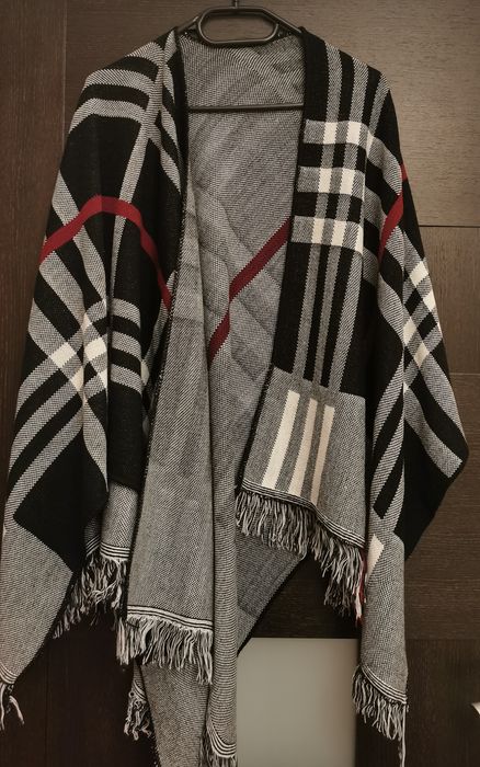 Poncho elegant cu franjuri