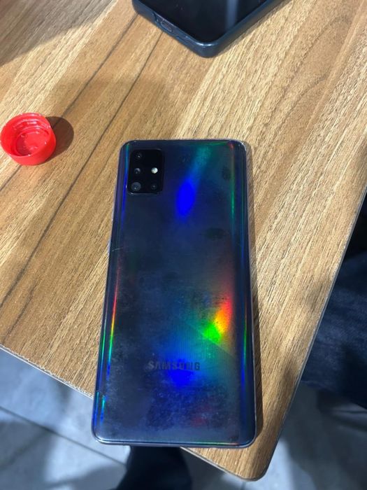 Самсунг А51 продам