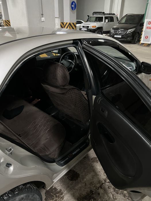 Mazda 323F (familia) продам