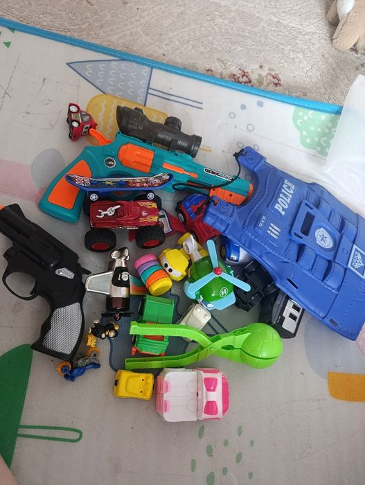 Отдам пакетик с игрушками