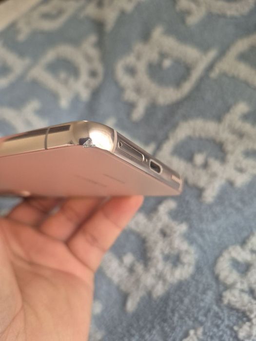 Samsung Galaxy S22 (USA Region) — 220$