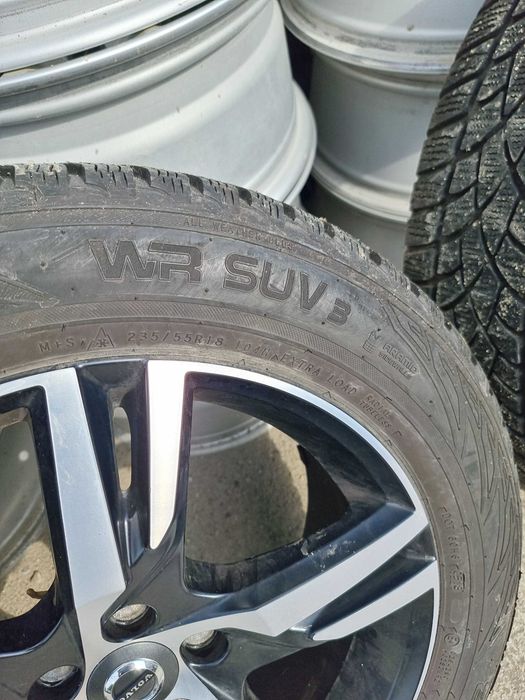 Doua anvelope Nokian Tyres WR Suv3 235 55 R18 Dot0518 ci339