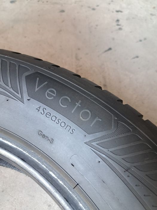 2 anvelope Allseasons 215 60 r17 Goodyear