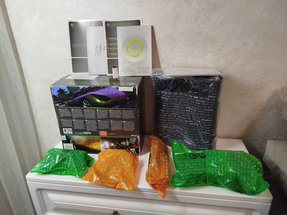 XBOX 360 ELITE с коробкой
