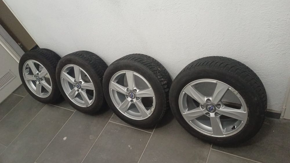 Vand jante Volvo S60 D2 2015 cu anvelope Nokian