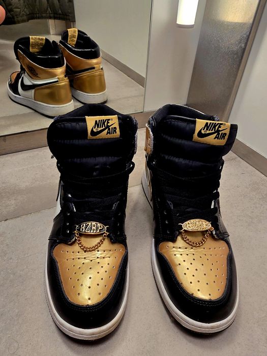 Nike Air Jordan Gold