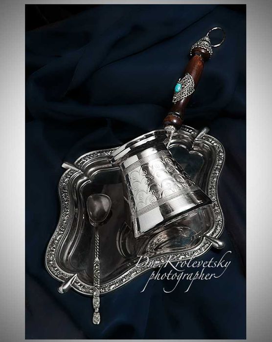 Турка кофеварка. Стол.