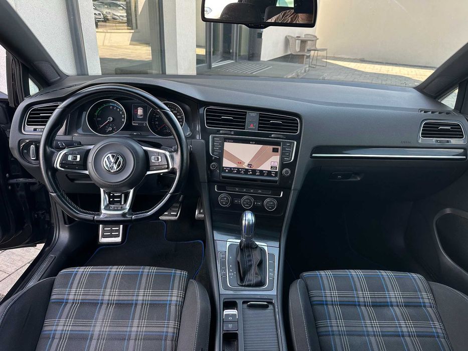 VW Golf 7 GTE 1,4 plug in hibrid 2016 automat full accept variante !