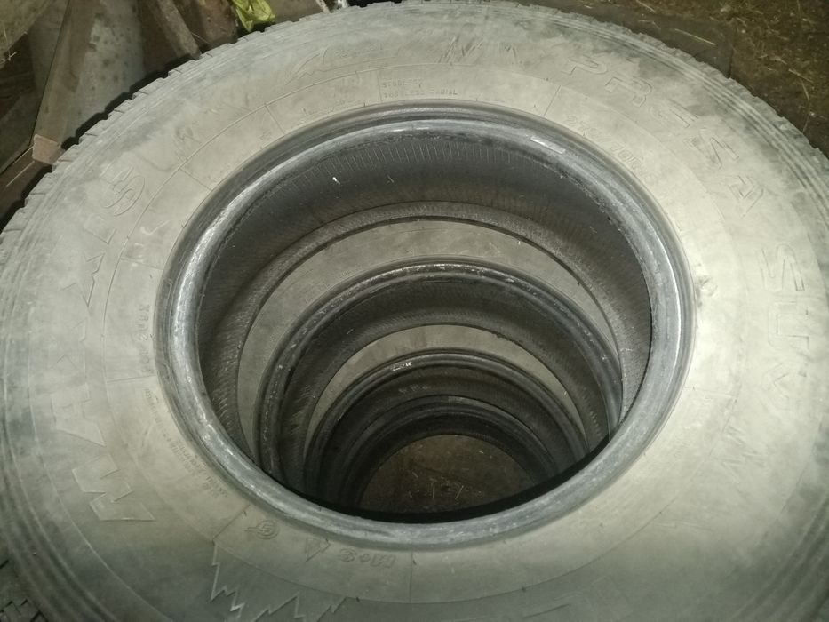 Продам шины на ПТС-4