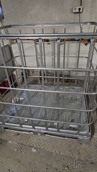 Container metalic