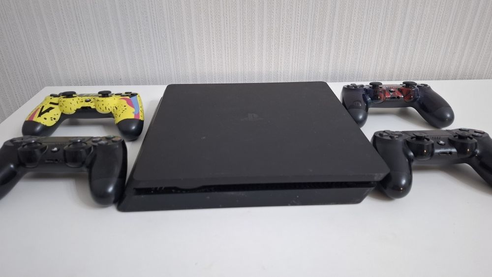Sony Playstation 4 Slim, продается