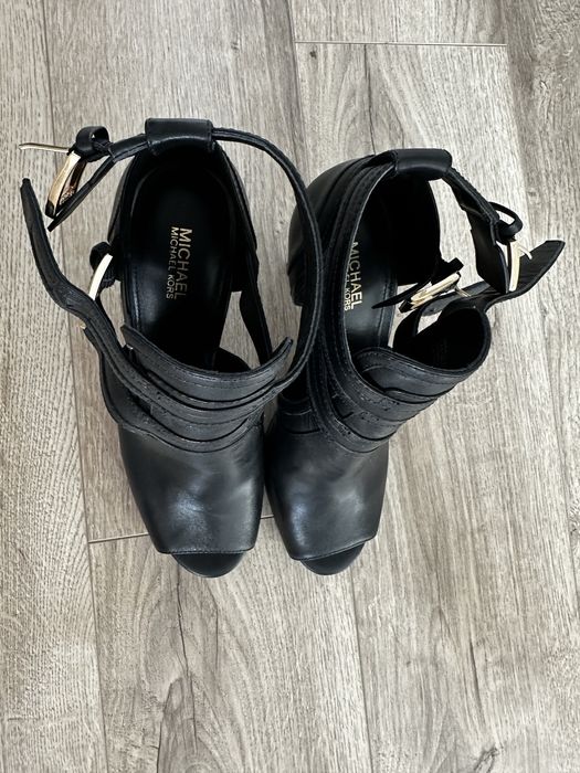 Botine Michael Kors , purtate o singura data
