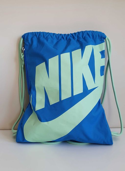 Дамски ракитови и спортни чанти