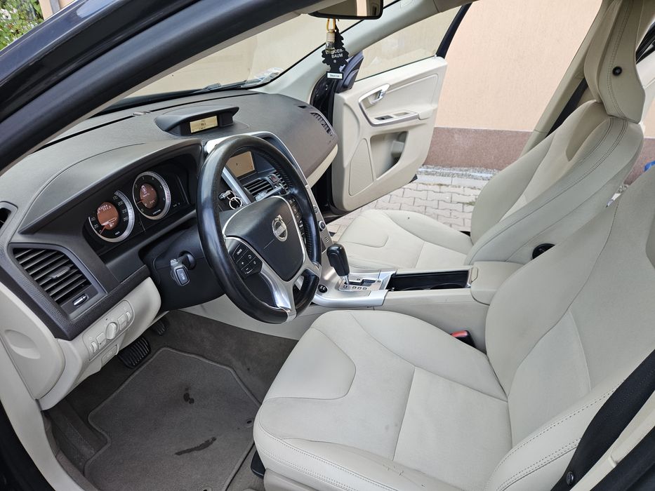 Volvo xc60  , 2011