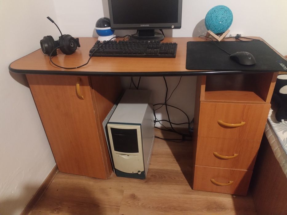 Masa birou calculator doar 100lei