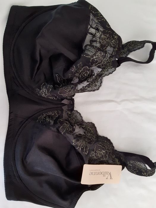 Голям размер сутиени