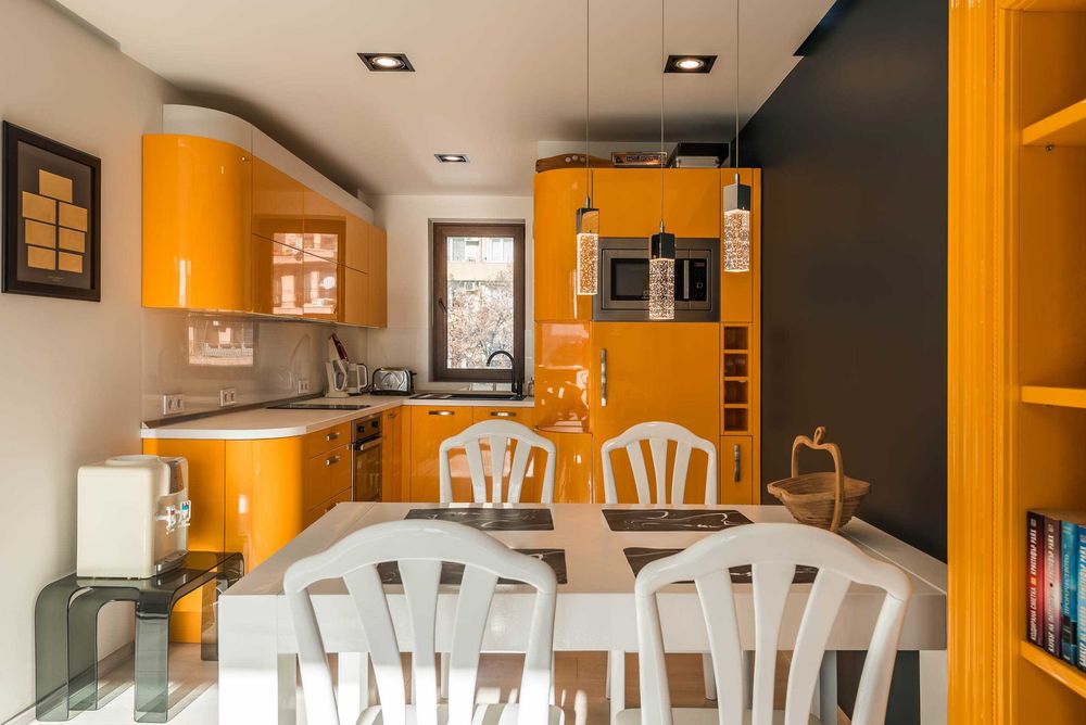 Продава се Тристаен апартамент в Варна, Левски - 135 кв.м за 1473 €/кв.м - Снимка #1