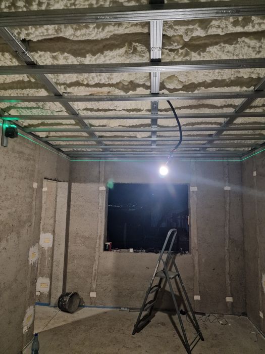 Amenajari interioare: zugraveli/parchet/rigips. Montaj mobila